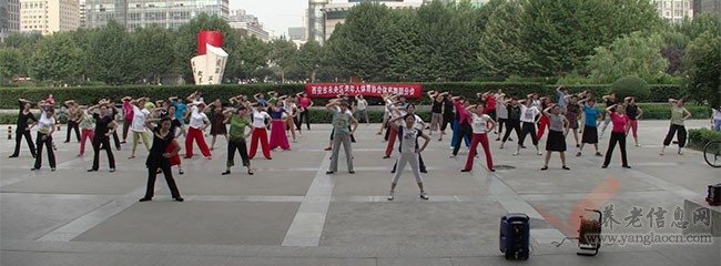 西安未央区老体协体育舞蹈分会在辖区内举办“健心操舞”培训