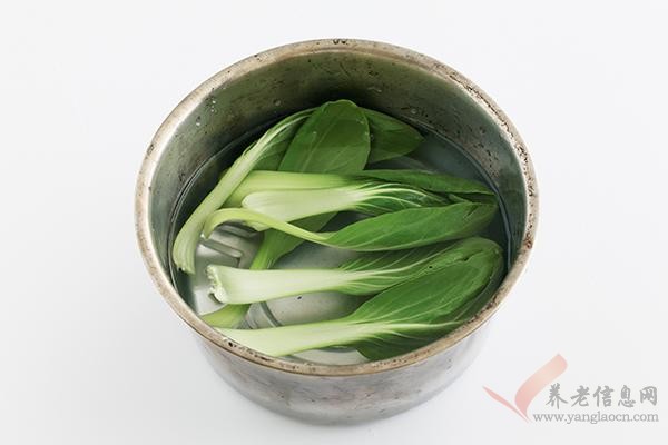 水中浸切泡十分鐘。