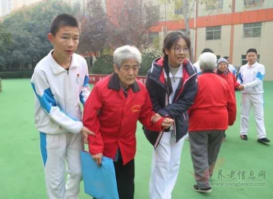 西安高新一中沣东中学暖冬行慰问活动圆满举行——三桥老年公寓