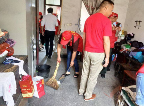 端午献真情 温暖老人心