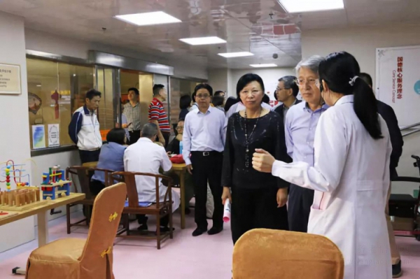 上海市人大常委会副主任一行莅临国德老年康养中心参观考察