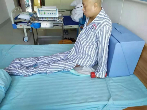 永远看到希望从高位截瘫到坐起他只用不到15天