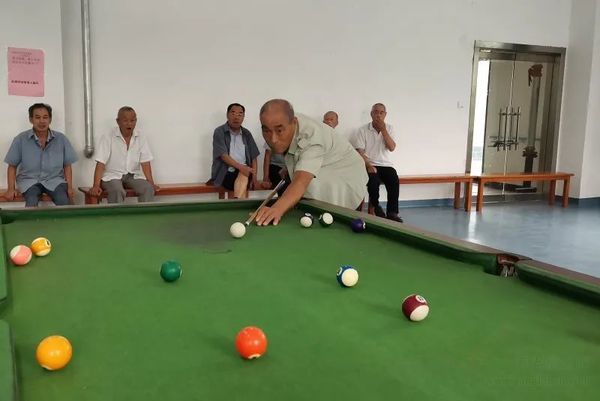 也是为老人倡导一种健康的娱乐方式,丰富了老人们的精神文化生活,更