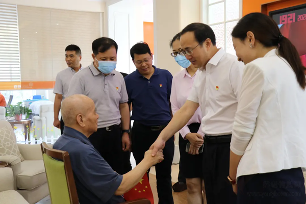 郑东新区纪委书记王永斌一行莅临郑东新区首慈·由爱陪伴调研考察
