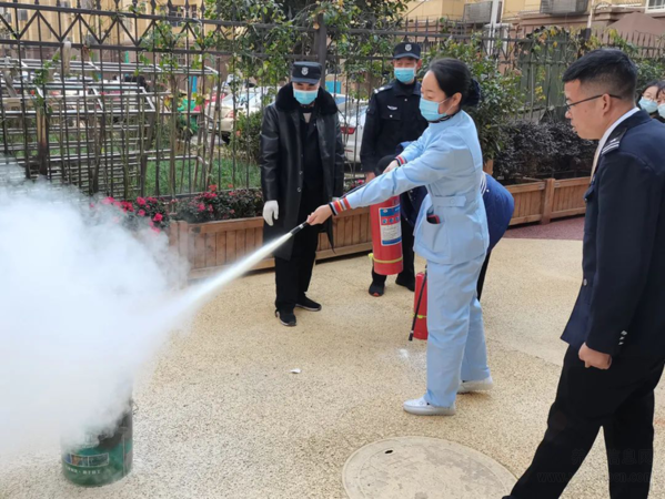 落实消防责任防范安全风险——明德西路老年养护院举办消防知识培训
