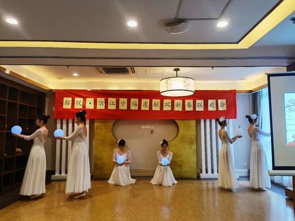 【春节丨备点啥】年前这一周,万颐长者在做什么?