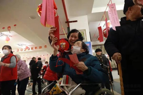 长沙市雨花区社会福利中心欢欢喜喜闹元宵