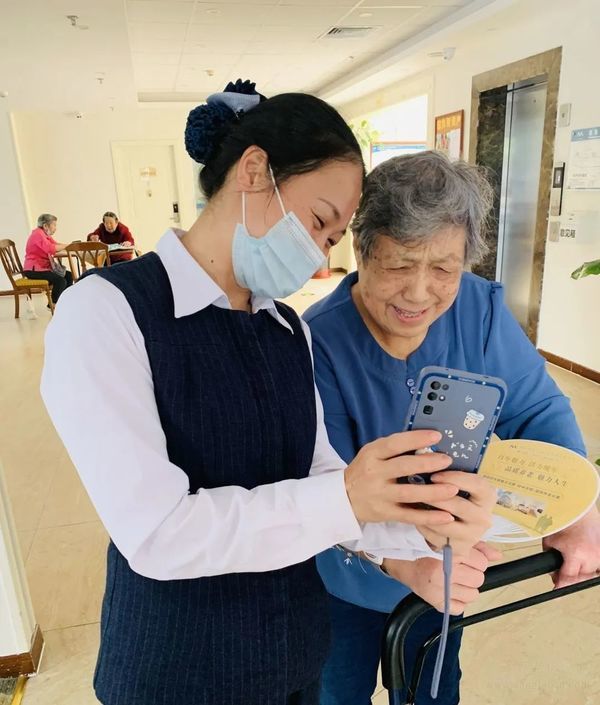疫情管控之下,养老院里老人如何生活?