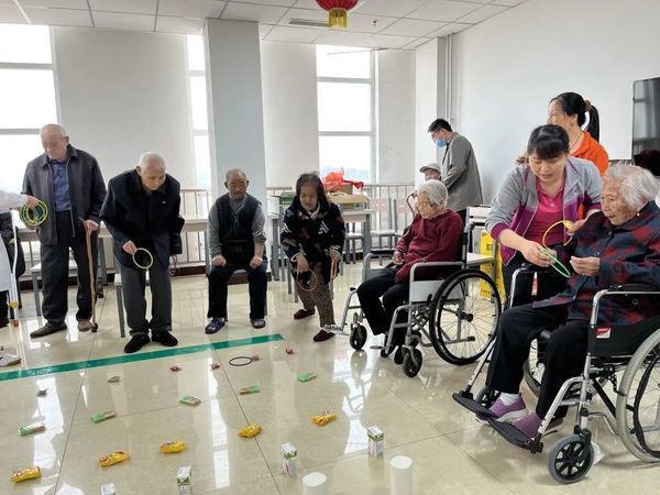 惠安颐养丨趣味运动会，增强老人幸福感
