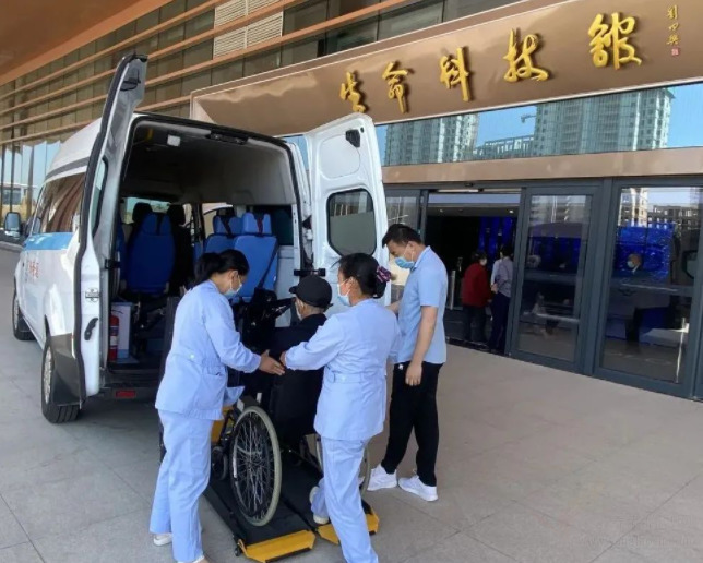 【一张床-医康养】映寿滙组织长辈参观行业唯一、全省首个综合性的欣悦健康生命科技馆