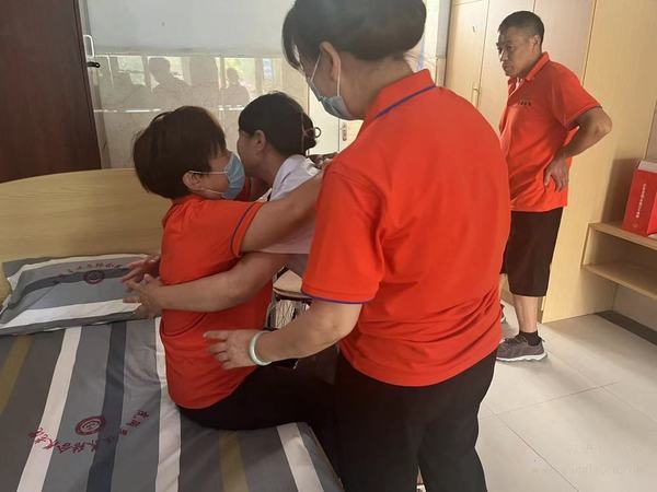 宏斌医养结合养老院——护理技能培训