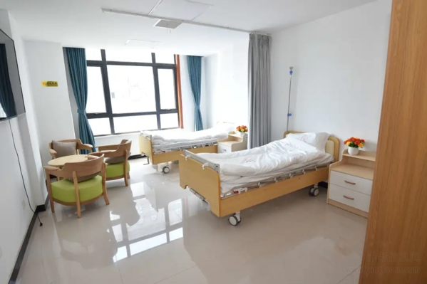 多家主流媒体相继报道,爱睦家"融合式社区居家医养服务"创新模式!