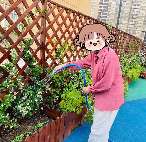 九九长者照护之家——长者们的“日常劳作”
