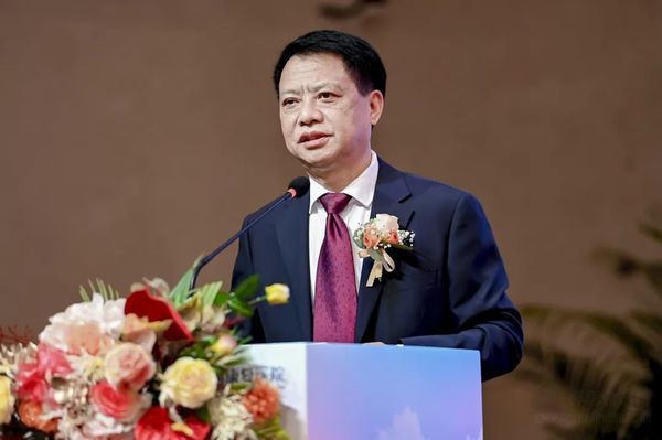 蹇在金中南大学湘雅二医院老年病科主任医师、教授、中华医学会老年医学分会副主任委员