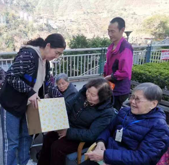 陶乐养老丨全国各地分院共享元宵齐欢乐,一碗汤圆连年甜!