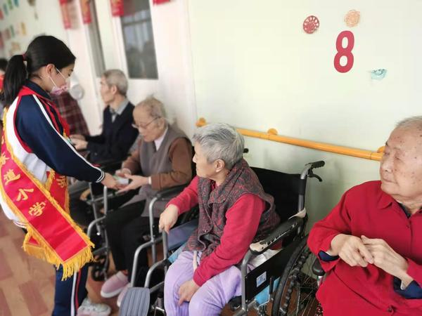 陶乐家河东分院丨春暖人心，小志愿者唱响浓浓敬老情~