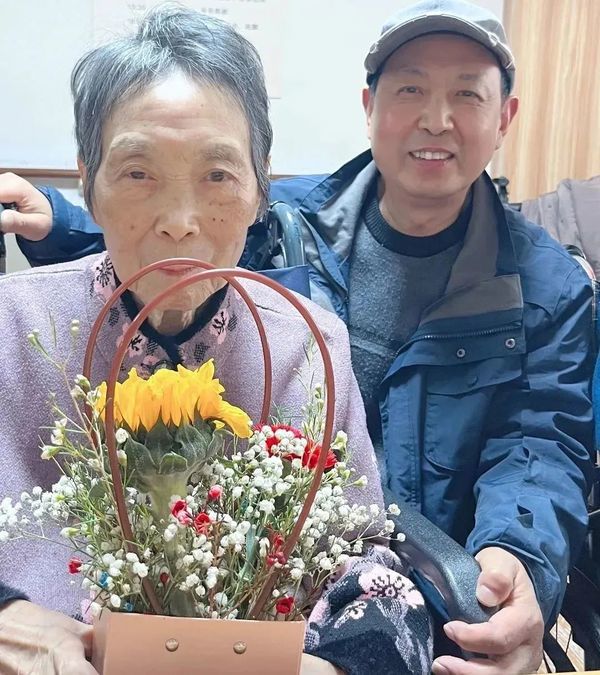 成都长者乐生东光苑养老中心 | 春色如许 花漾女神