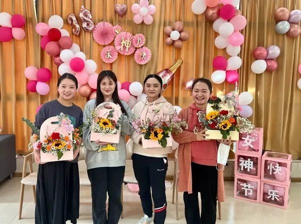 成都长者乐生东光苑养老中心 | 春色如许 花漾女神