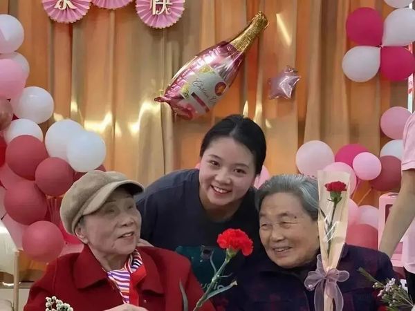 成都长者乐生东光苑养老中心 | 春色如许 花漾女神