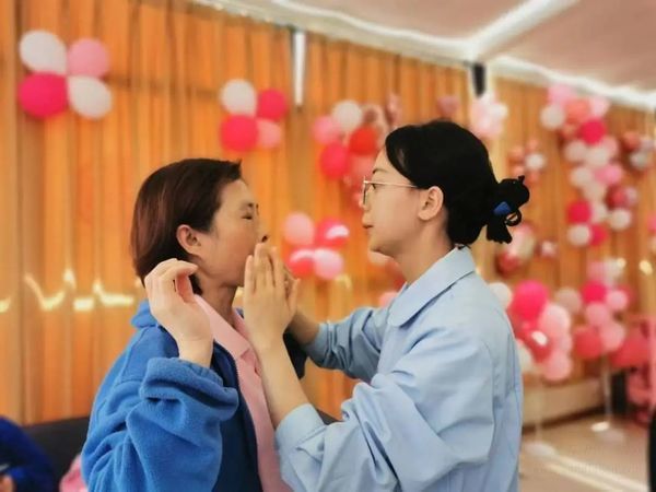 成都长者乐生东光苑养老中心 | 春色如许 花漾女神