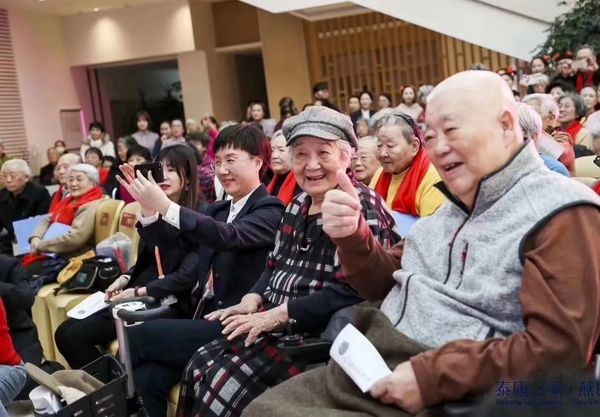 二老在燕园的生活日常