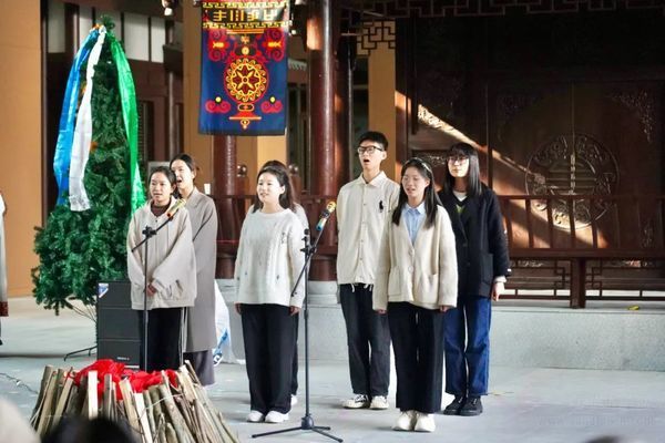 西南财经大学志愿者 合唱《爱我中华》