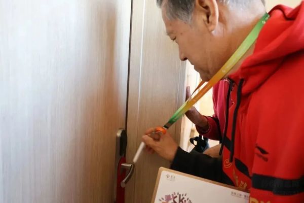 一位泰康HWP合伙人的发声:“身为女儿,把爸妈送到泰康之家,是我做的最正确的决定!”