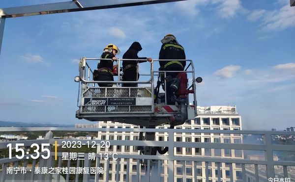 消防知识进养老社区:泰康之家桂园举办大型消防安全应急演练