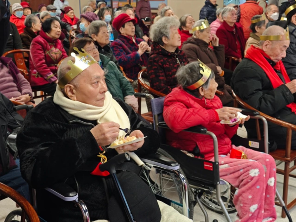 国德康养:庆生暖意浓,共迎新年好