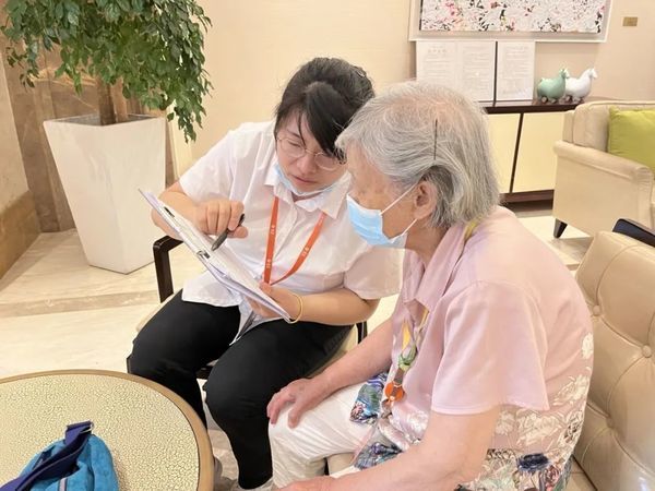 泰康之家申园:高素质社工塑造优质养老生活