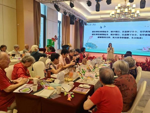 活力粤园:世界读书日,共筑健康养老的桃花源