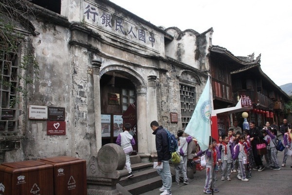 【长篇纪实游记报告文学】走进浙江神仙居等景点:欢享大自然美景的人们