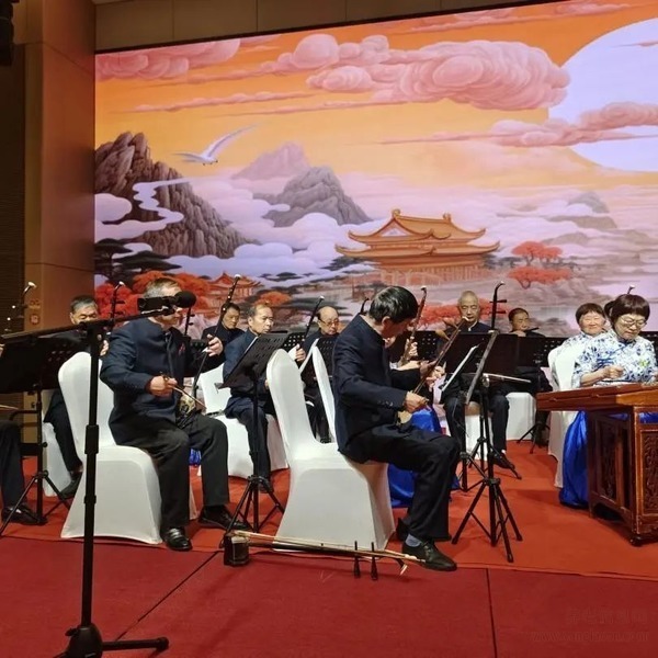 假面舞会、民乐演出、非遗扎染...看豫园长辈如何玩转五一!