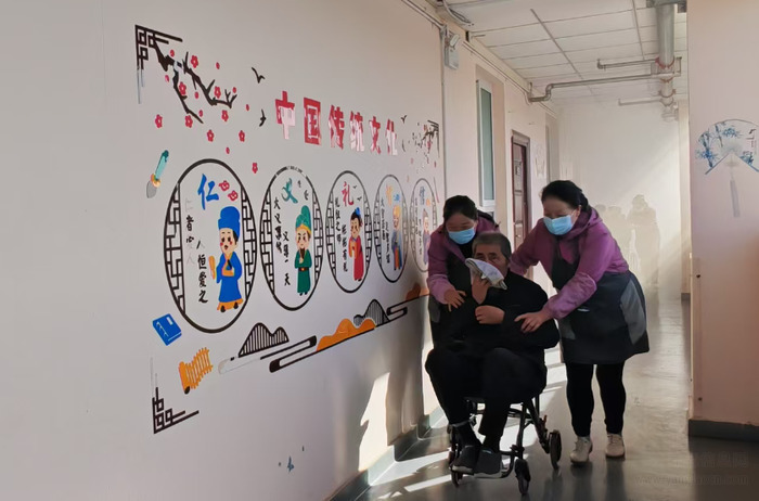 西安市沣东新城老年服务中心(阿房宫老年公寓)开展消防大演练,长者亲历“火场逃生”全过程
