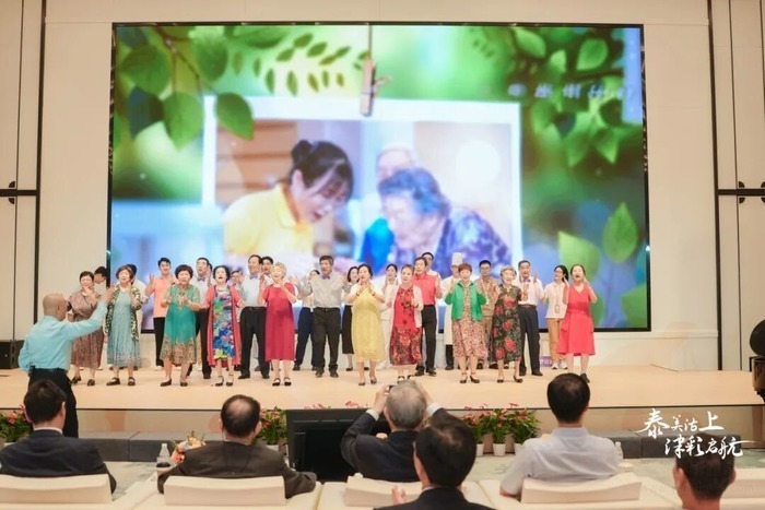 津园2025温暖纪实:青春与银发共织的诗意生活