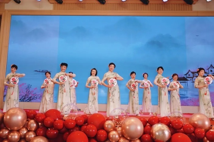 泰康之家·申园春节图鉴:170桌年夜饭+专属春晚+7天欢乐陪伴