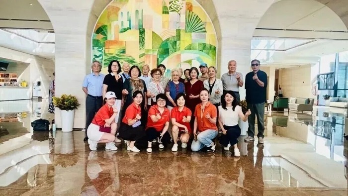 泰康之家·申园:87岁顾阿姨的“妈妈电影院”爆火全网!
