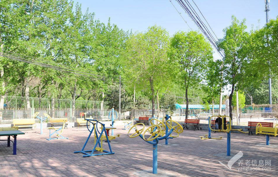 武汉市青山区白玉山街君安养老院