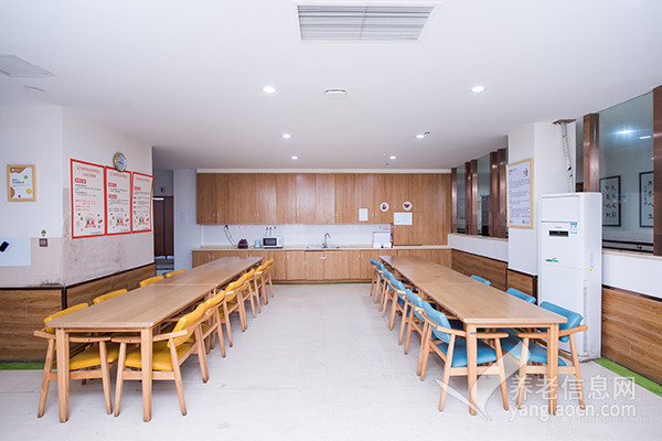 渝州路街道六店社区养老服务中心