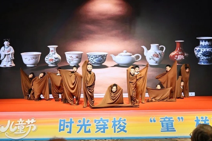 泰康之家·豫园六一奇遇记:银发与童真双向奔赴