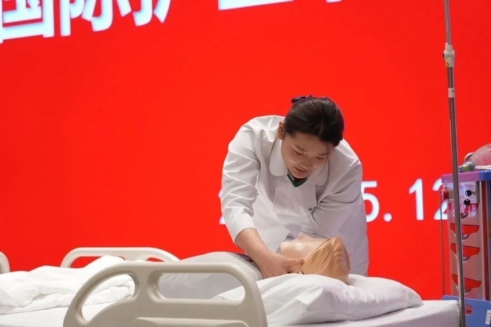 泰康之家·燕园里的青春答卷:一位健康管家的温暖与硬核