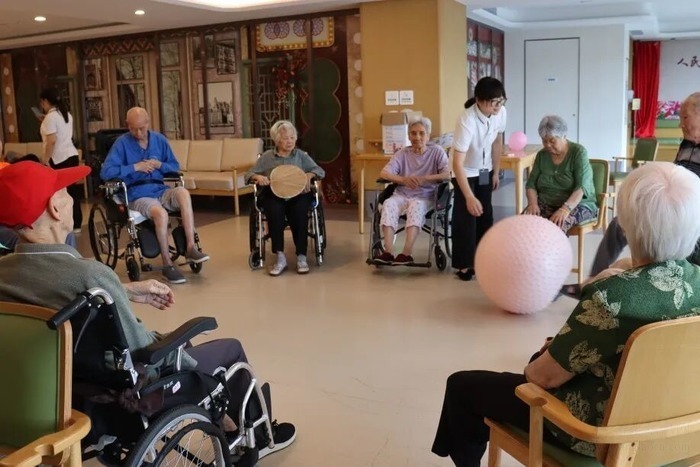 医养社康营养全协同悦年华·颐养社区(南宁五象)多学科团队破解认知照护难题