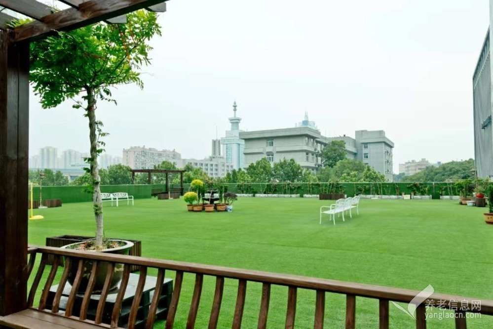 武汉市青山区白玉山街君安养老院