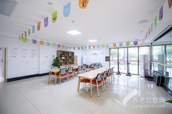 双龙湖街道社区养老服务中心